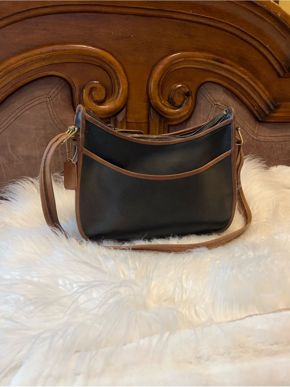 Coach vintage Black and British Tan Leather Pu Hobo Messenger Bag #0596-909 - Picture 4 of 17